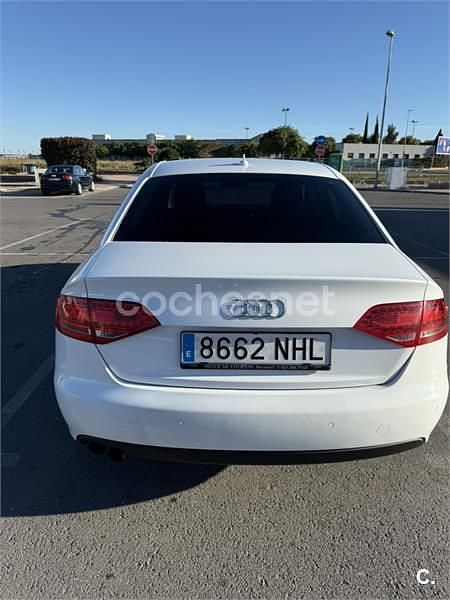 Usado Audi A4 120 CV (88 kW) 2011 Blanco Berlina
