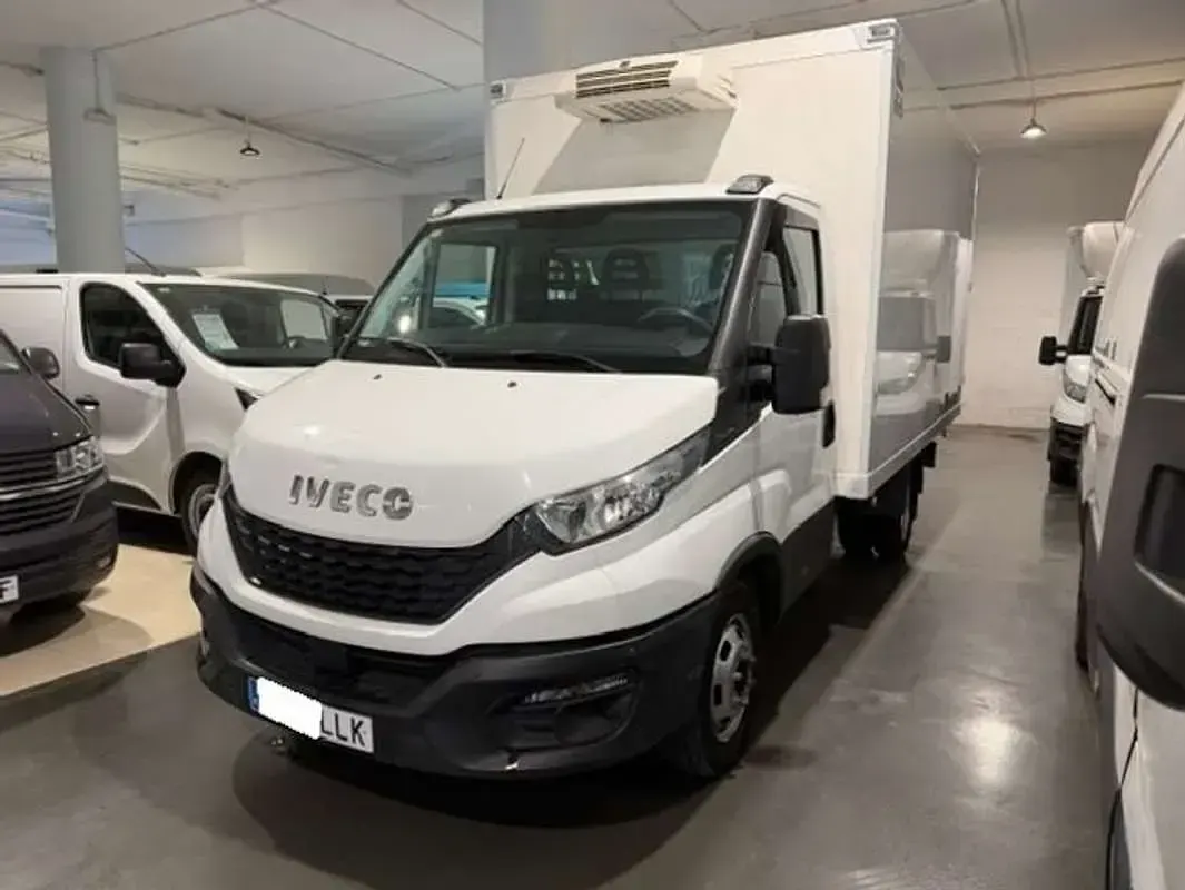 Usado Iveco Daily 140 CV (102 kW) 2020 Blanco Van