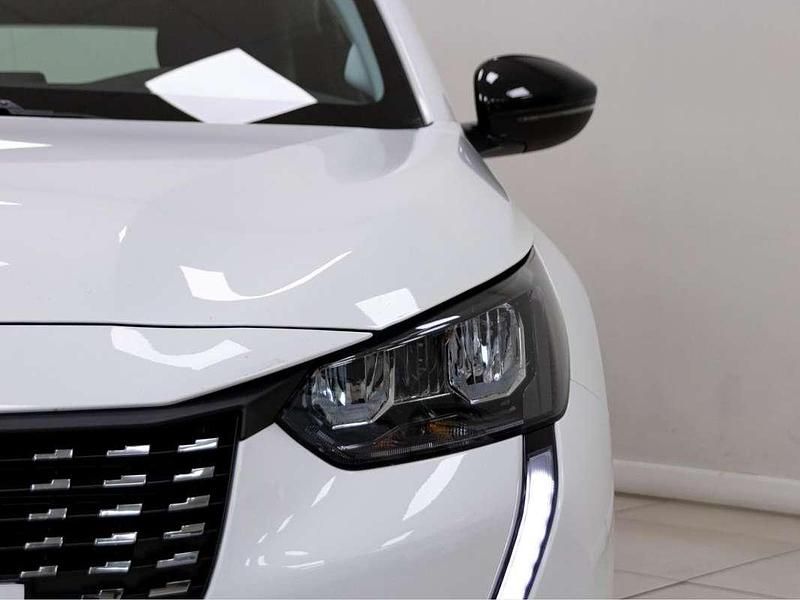 Usado Peugeot 208 Active 99 CV (72 kW) 2022 Blanco Utilitario
