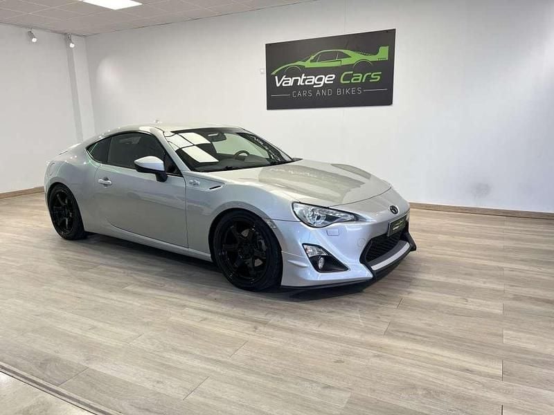 Plateado Usado 2013 Toyota GT86 GT Coupe | 27.900 € - Imagen 1/4