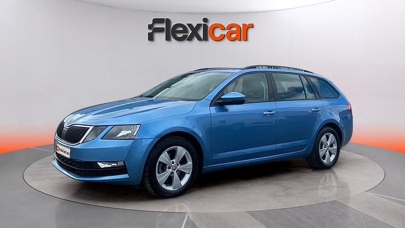 Usado Skoda Octavia 116 CV (85 kW) 2019 Azul Familiar