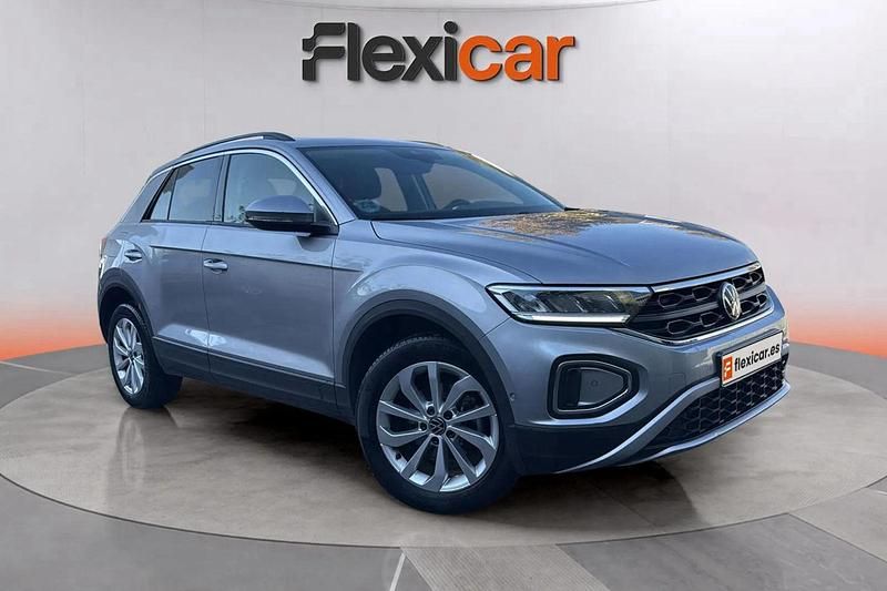 Usado VW T-Roc Life 150 CV (110 kW) 2023 Gris SUV