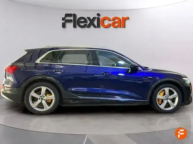 Usado Audi e-tron 300 kW (408 CV) 2022 Azul SUV