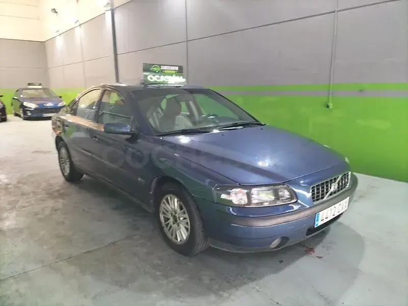 Usado Volvo S60 130 CV (95 kW) 2004 Azul Berlina