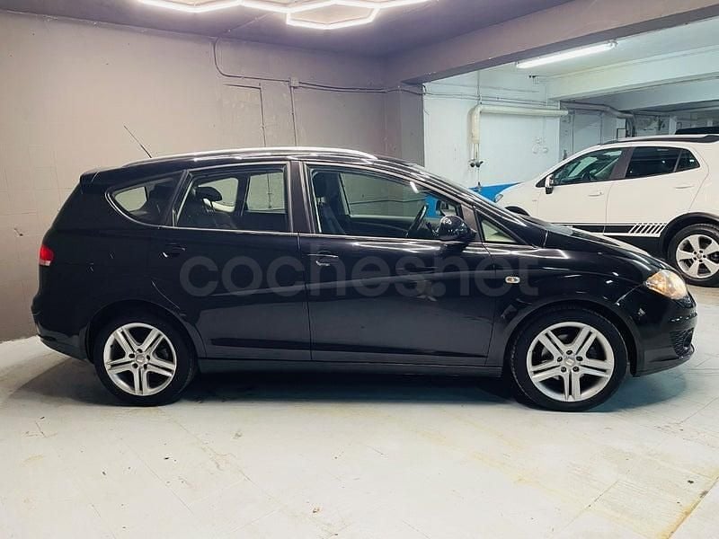 Usado Seat Altea XL I-Tech 105 CV (77 kW) 2014 Negro Monovolumen