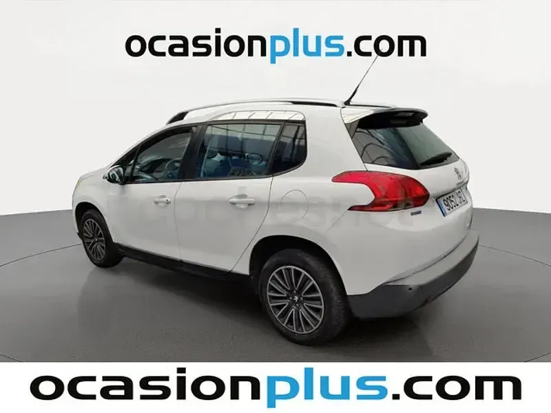 Usado Peugeot 2008 Active 100 CV (73 kW) 2015 Blanco SUV