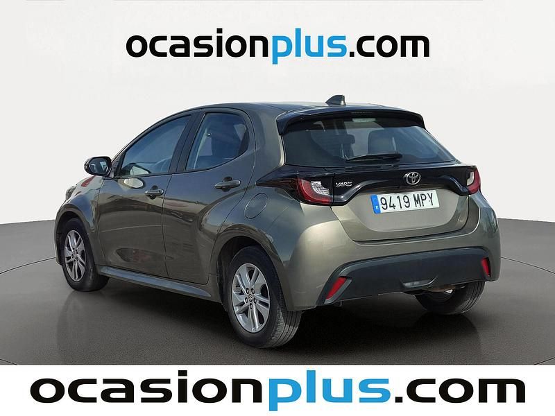 Usado Toyota Yaris Edition 125 CV (91 kW) 2024 Marrón Utilitario