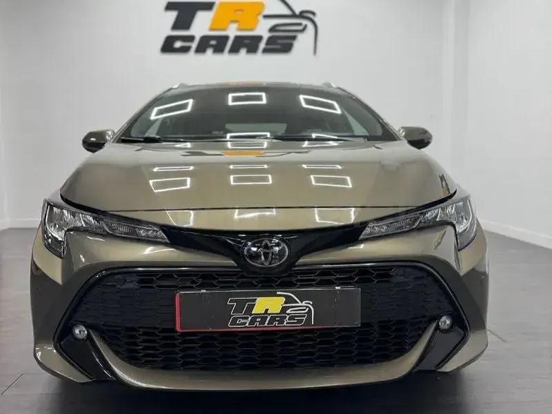 Usado Toyota Corolla Active 122 CV (89 kW) 2020 Marrón Familiar