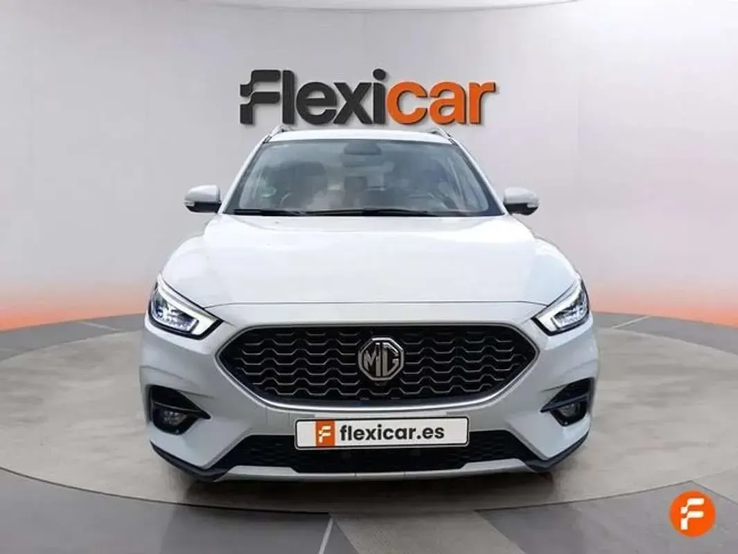 Usado MG ZS Comfort 106 CV (77 kW) 2023 Blanco SUV