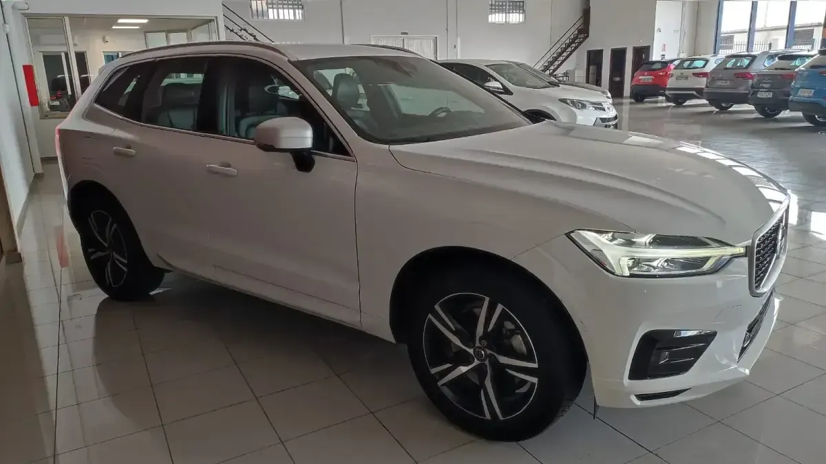 Usado Volvo XC60 R-Design 190 CV (139 kW) 2018 Blanco SUV