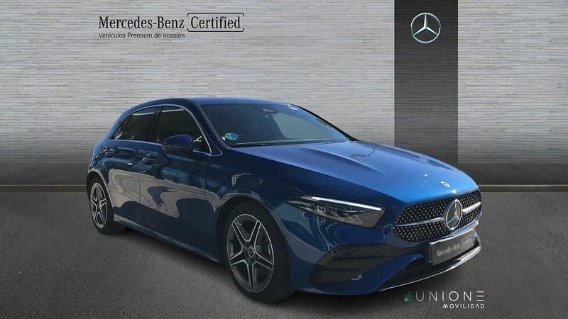 Usado Mercedes A180 136 CV (100 kW) 2025 Azul