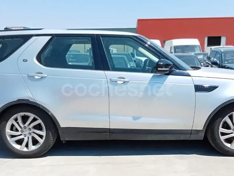Usado Land Rover Discovery HSE 240 CV (176 kW) 2019 Gris / plata SUV