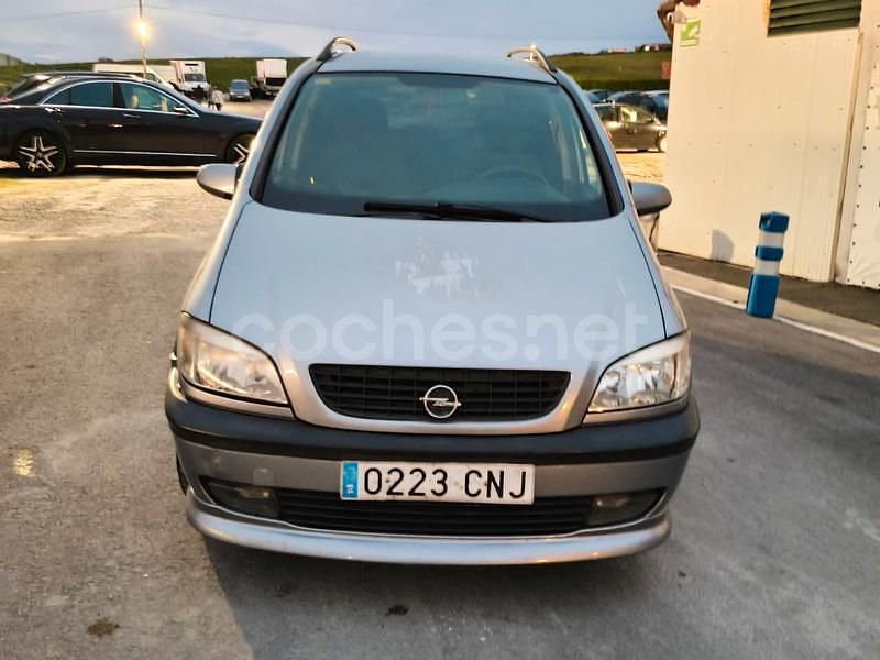 Usado Opel Zafira Club 100 CV (73 kW) 2003 Gris / plata Monovolumen