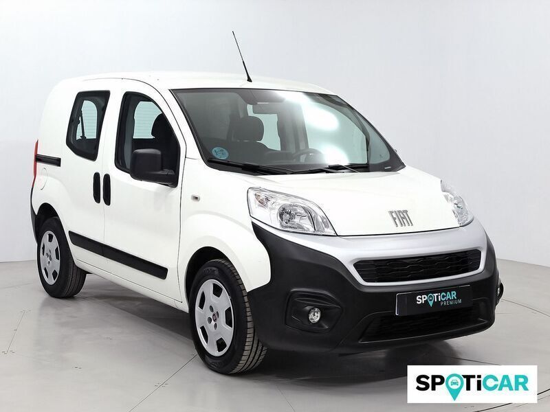 Blanco Usado 2023 Fiat Fiorino Monovolumen | 17.500 € - Imagen 1/4
