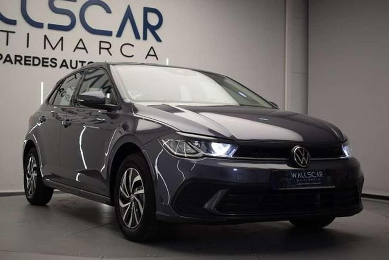 Usado VW Polo Life 95 CV (69 kW) 2021 Gris Utilitario