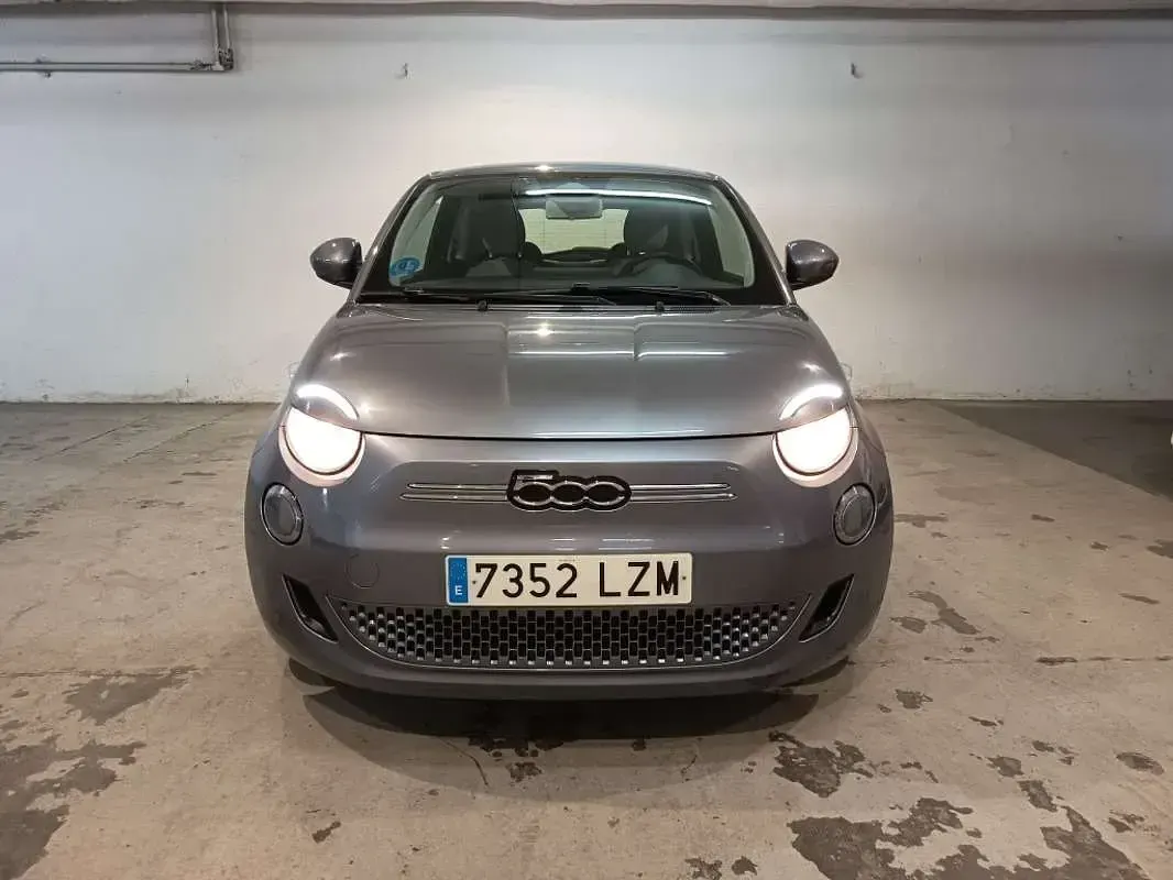 Usado Fiat 500e Icon 86 kW (118 CV) 2022 Gris Utilitario