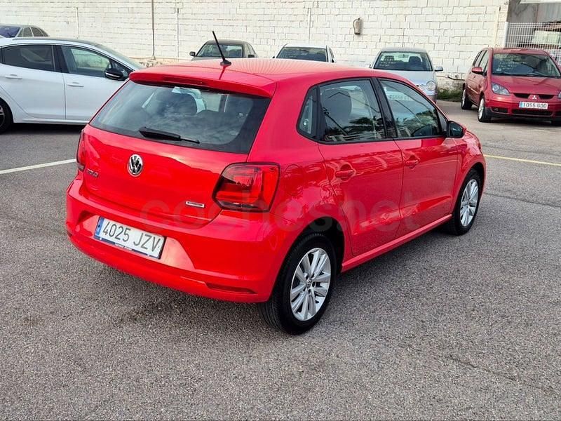 Usado VW Polo Advance 75 CV (55 kW) 2017 Rojo Berlina