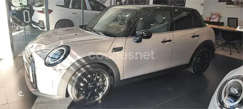 Usado Mini Cooper 136 CV (100 kW) 2023 Beige Utilitario
