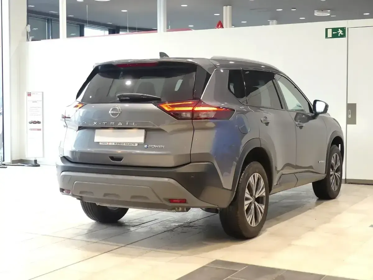 Usado Nissan X-Trail N-Connecta 205 CV (150 kW) 2023 Skyline grey metalizado SUV