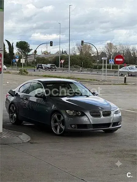 Usado BMW 325 218 CV (160 kW) 2007 Gris / plata Coupe