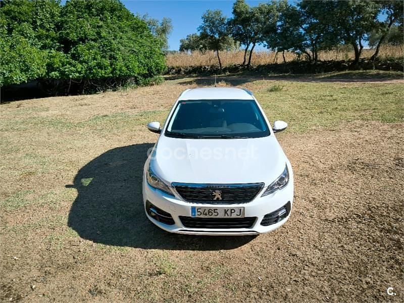 Usado Peugeot 308 SW Style 110 CV (80 kW) 2018 Blanco Familiar