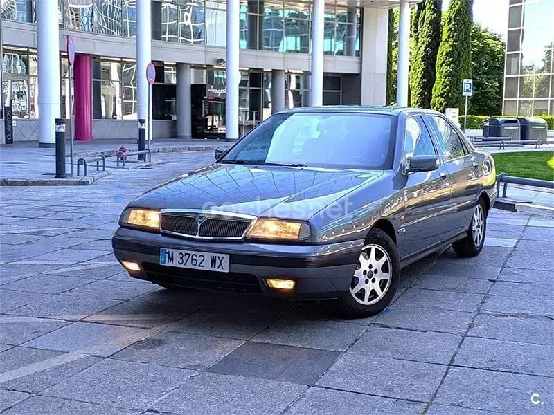 Usado Lancia Kappa 175 CV (128 kW) 1995 Gris / plata Berlina
