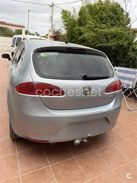 Usado Seat Leon Ecomotive 105 CV (77 kW) 2008 Gris / plata Utilitario