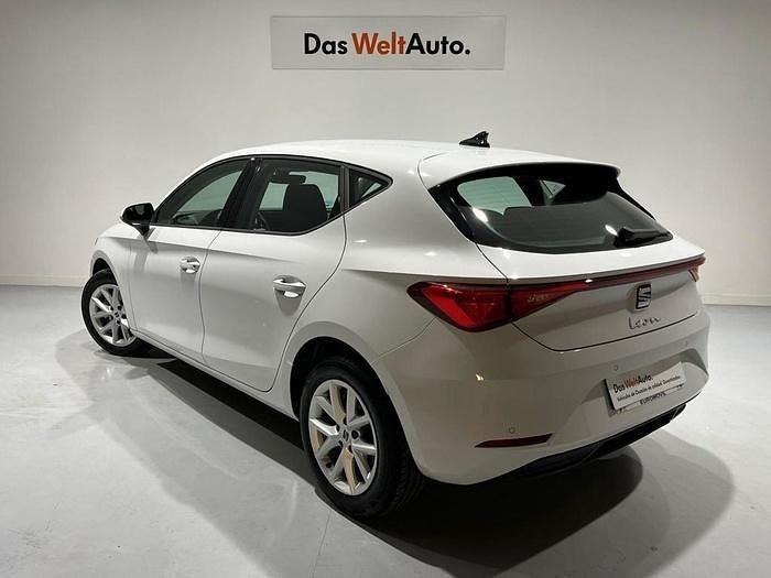 Blanco Usado 2024 Seat Leon Style | 22.400 € (Precio justo) - Imagen 1/4