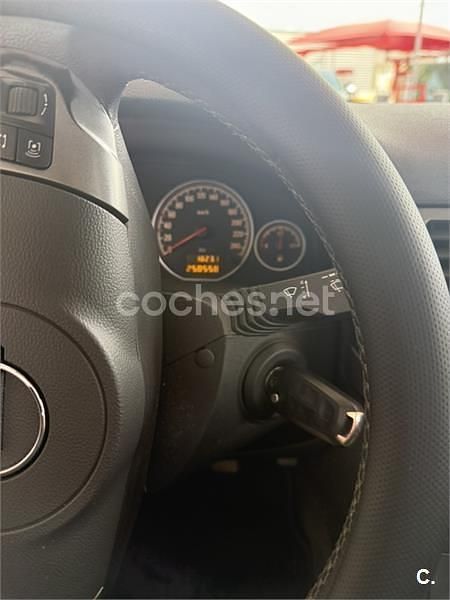 Usado Opel Vectra Elegance 120 CV (88 kW) 2006 Beige Berlina