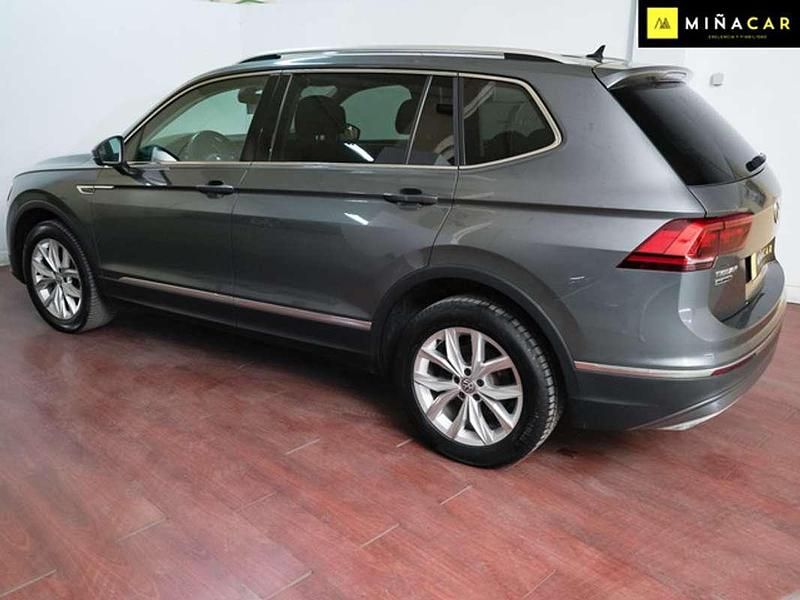 Usado VW Tiguan Allspace Advance 150 CV (110 kW) 2019 Gris SUV