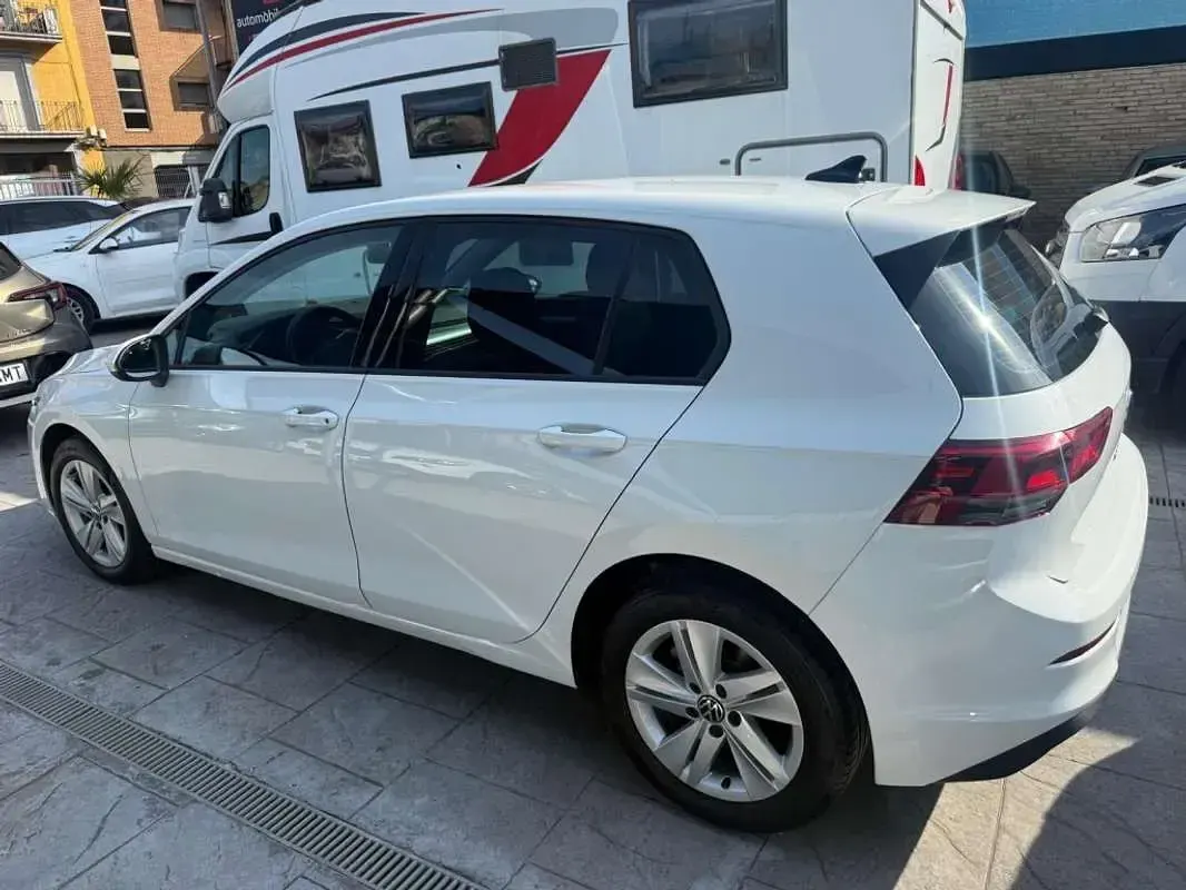 Usado VW Golf VIII 110 CV (80 kW) 2022 Blanco Utilitario