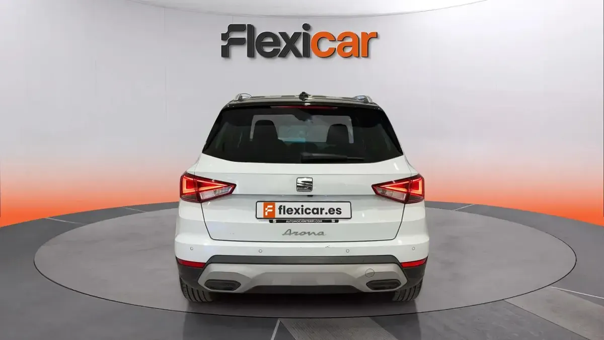 Usado Seat Arona Style 116 CV (85 kW) 2024 Blanco SUV