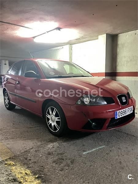 Begagnad Seat Ibiza 100 HK (73 kW) 2007 Röd Halvkombi