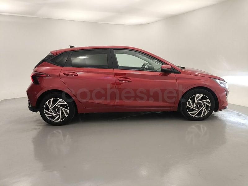Usado Hyundai i20 84 CV (61 kW) 2024 Granate Utilitario