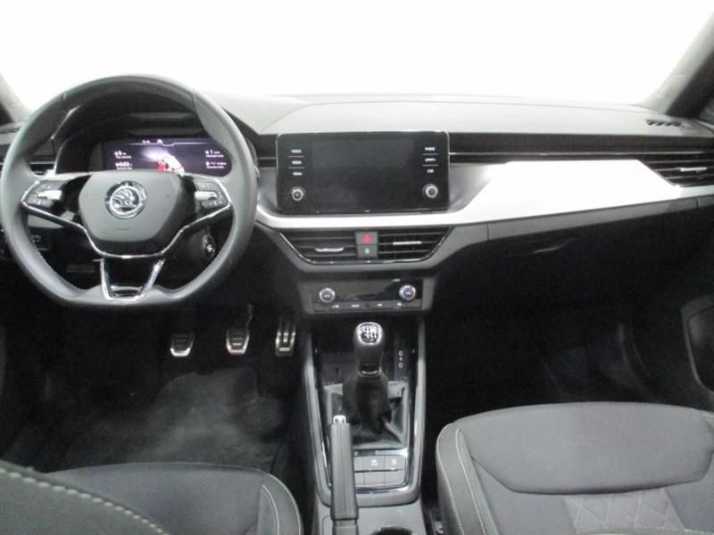 Usado Skoda 110 R Sport 150 CV (110 kW) 2021 Blanco Familiar