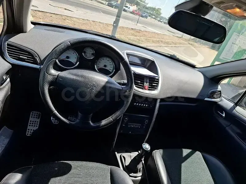 Usado Peugeot 207 Outdoor Outdoor 92 CV (67 kW) 2012 Negro Familiar