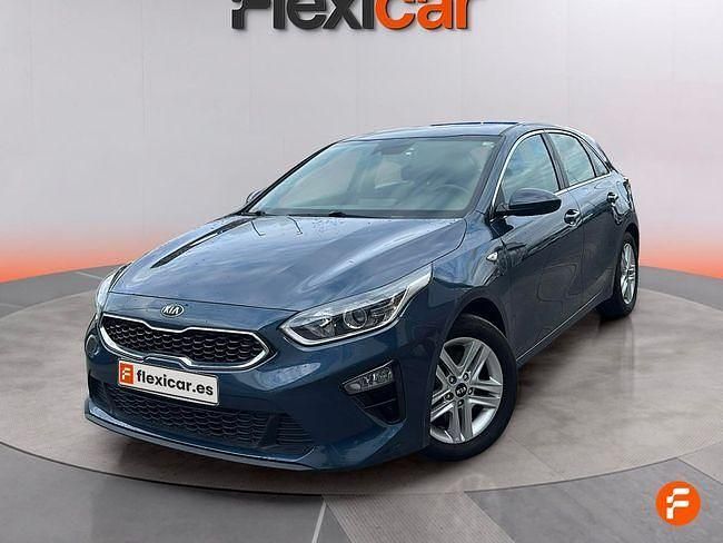 Usado Kia Ceed 100 CV (73 kW) 2019 Azul Utilitario