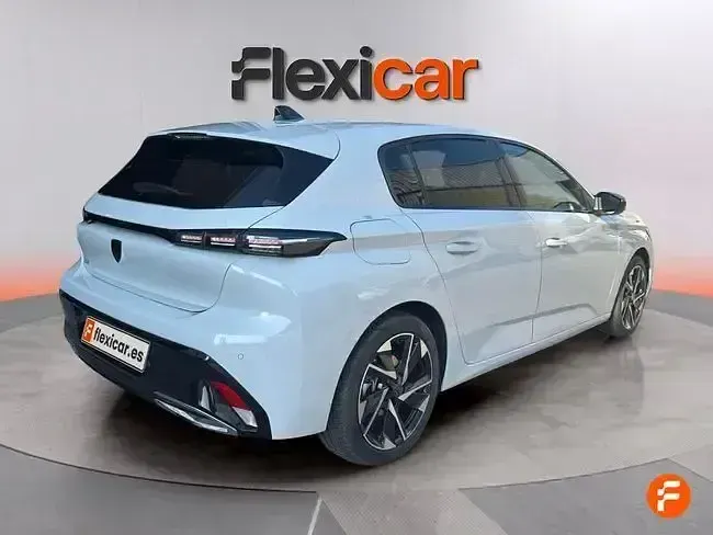 Usado Peugeot 308 Allure 130 CV (95 kW) 2024 Blanco Berlina
