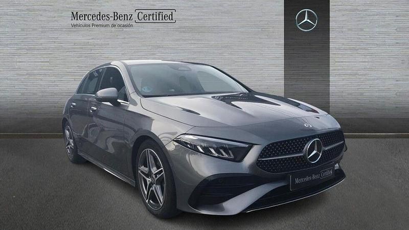 Usado Mercedes A180 136 CV (100 kW) 2025 Gris