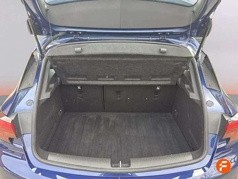 Usado Opel Astra 110 CV (80 kW) 2020 Azul Berlina