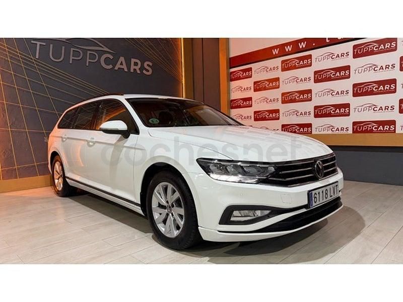 Usado VW Passat 122 CV (89 kW) 2022 Blanco Familiar