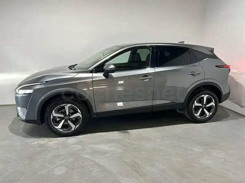 Usado Nissan Qashqai N-Connecta 140 CV (102 kW) 2024 Gris / plata SUV