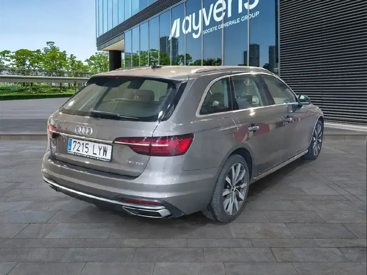 Usado Audi A4 Advanced Plus 163 CV (119 kW) 2022 Gris Familiar