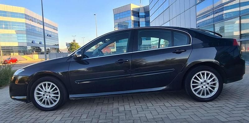 Usado Renault Laguna III Privilege 150 CV (110 kW) 2008 Negro Berlina