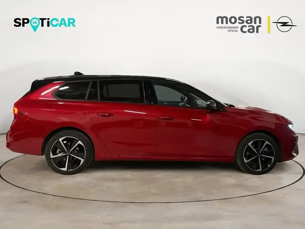 Usado Opel Astra 136 HP (100 kW) 2025 Vermelho Carrinha