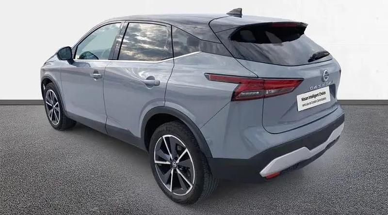 Usado Nissan Qashqai Tekna 158 CV (116 kW) 2022 Katana grey con techo midnight SUV