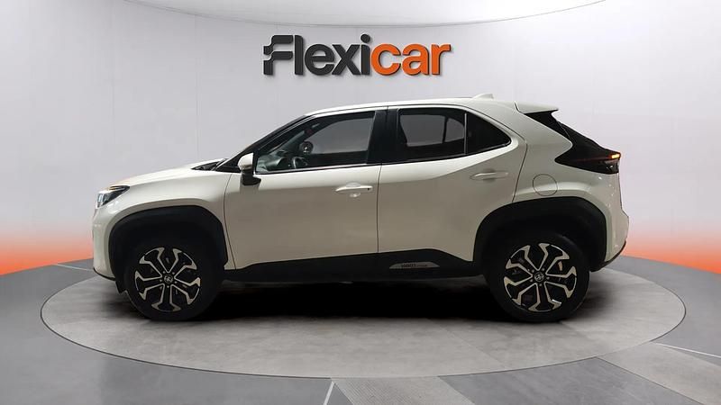 Usado Toyota Yaris Hybrid Active 116 CV (85 kW) 2024 Blanco