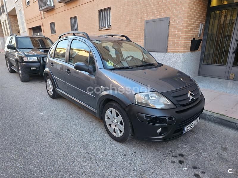 Usado Citroën C3 XTR 70 CV (51 kW) 2008 Gris / plata Berlina