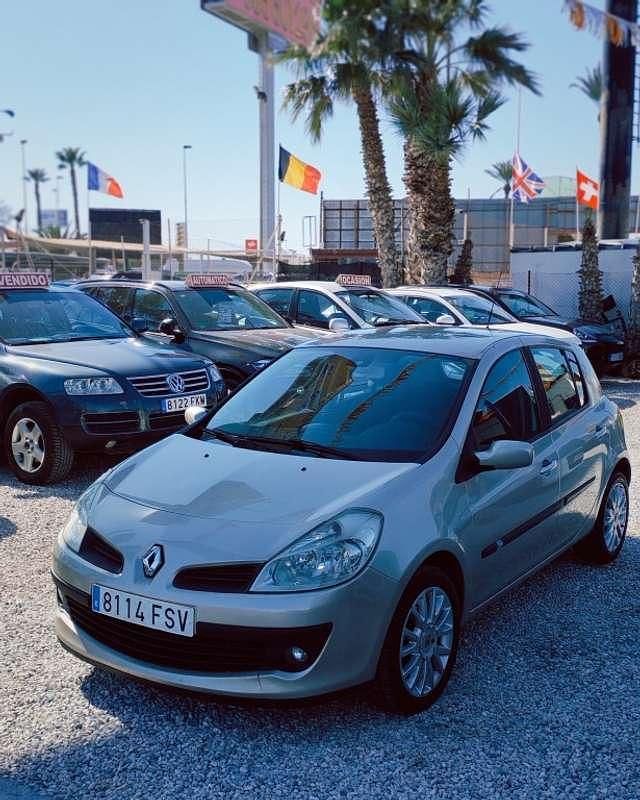 Usado Renault Clio II Business 68 CV (50 kW) 2007 Beige Utilitario