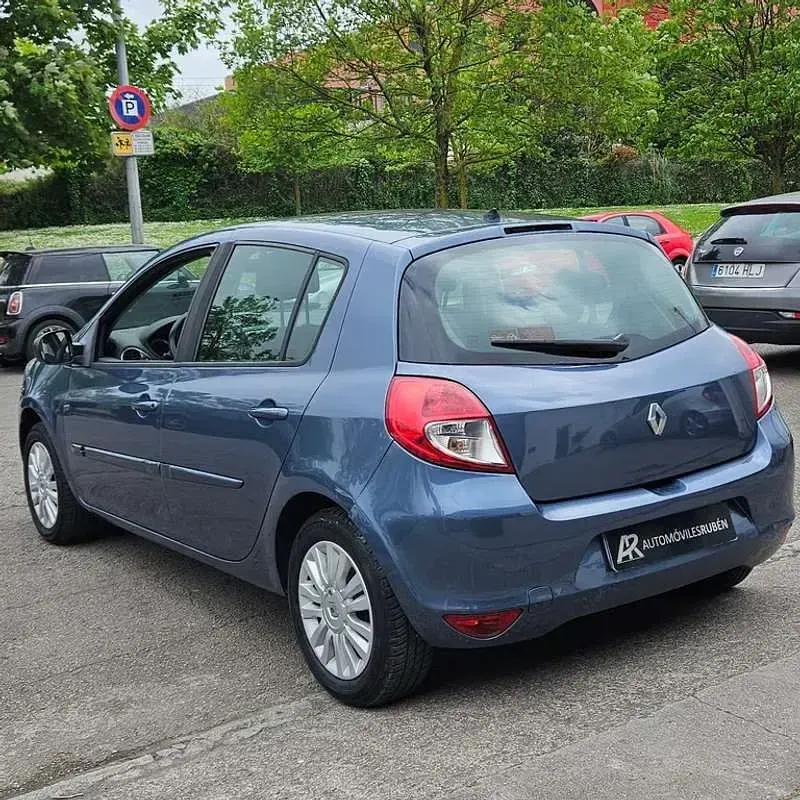 Usado Renault Clio 75 CV (55 kW) 2010 Azul Utilitario